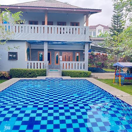 Villa Mutiara Citra Puncak Bu Eva Sampal Kültér fotó