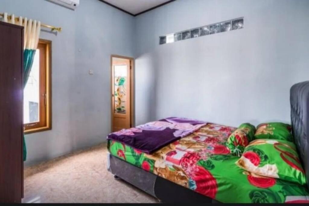 Villa Mutiara Citra Puncak Bu Eva Sampal Kültér fotó
