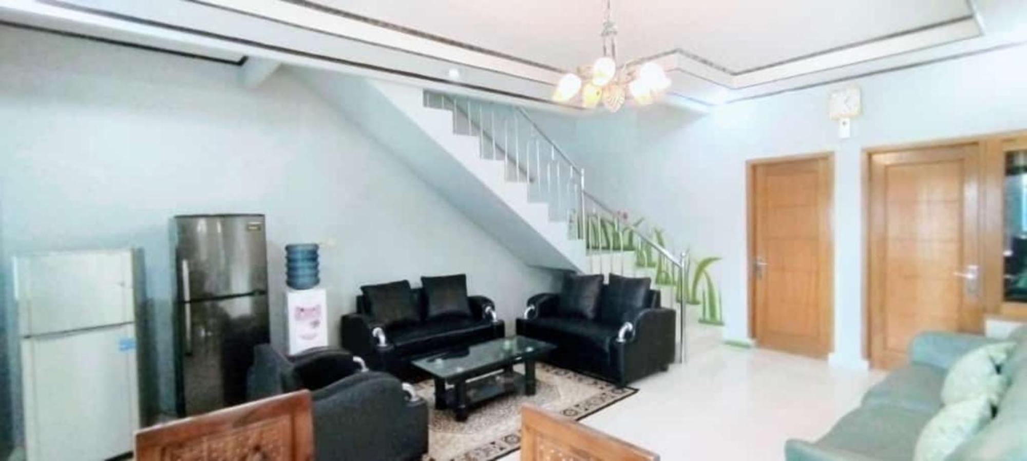 Villa Mutiara Citra Puncak Bu Eva Sampal Kültér fotó