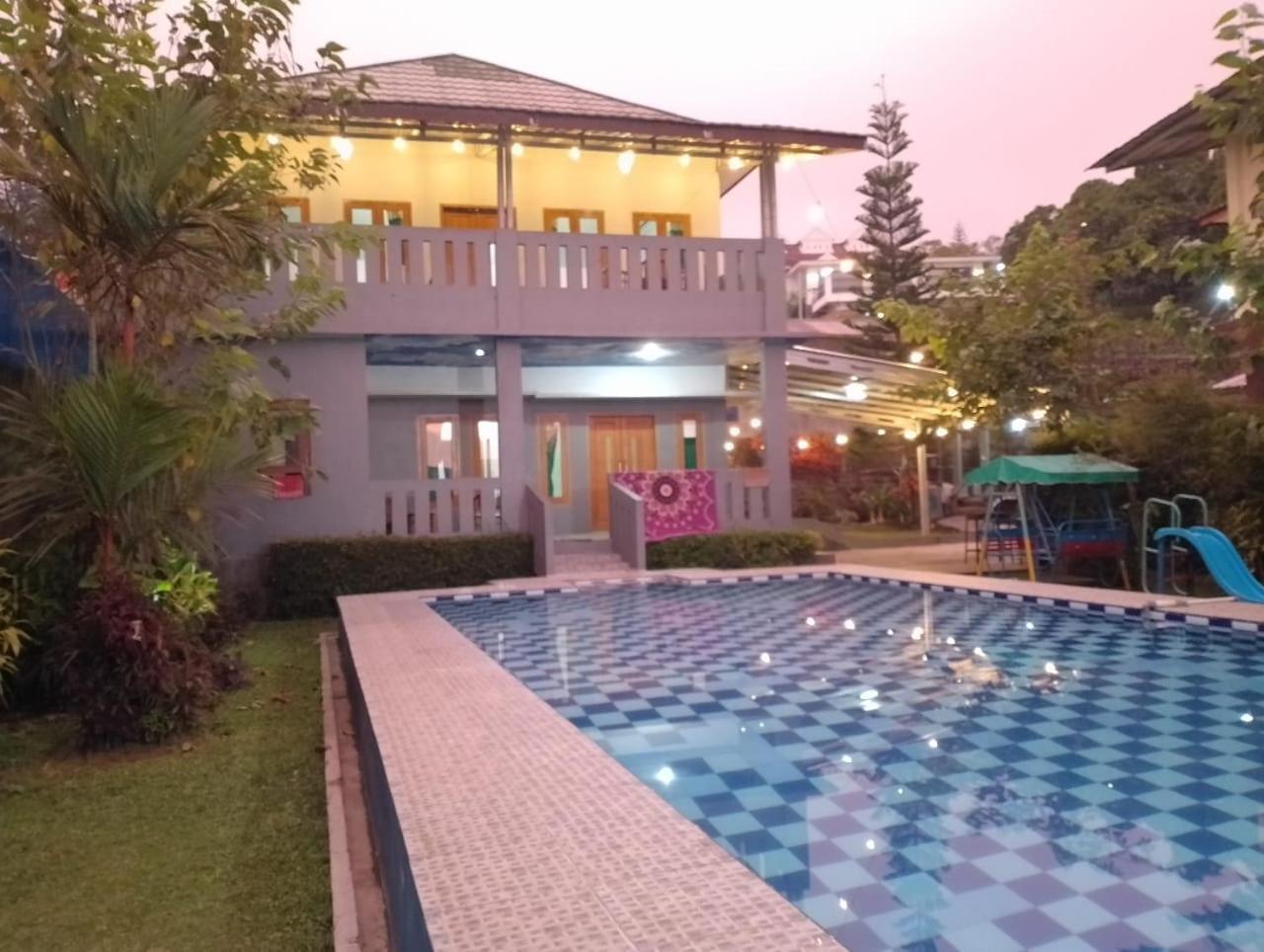 Villa Mutiara Citra Puncak Bu Eva Sampal Kültér fotó