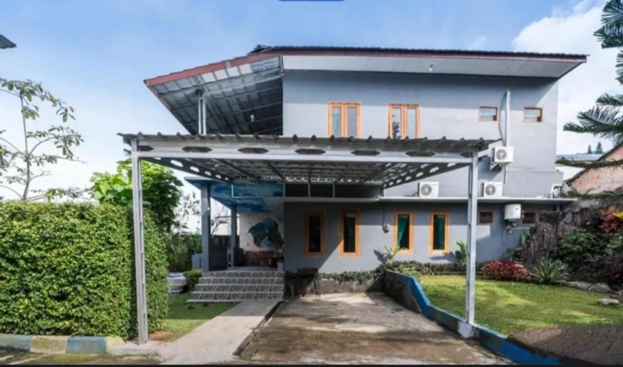 Villa Mutiara Citra Puncak Bu Eva Sampal Kültér fotó
