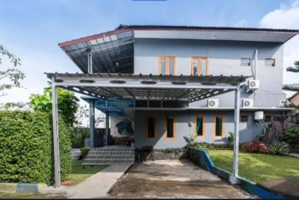 Villa Mutiara Citra Puncak Bu Eva Sampal Kültér fotó