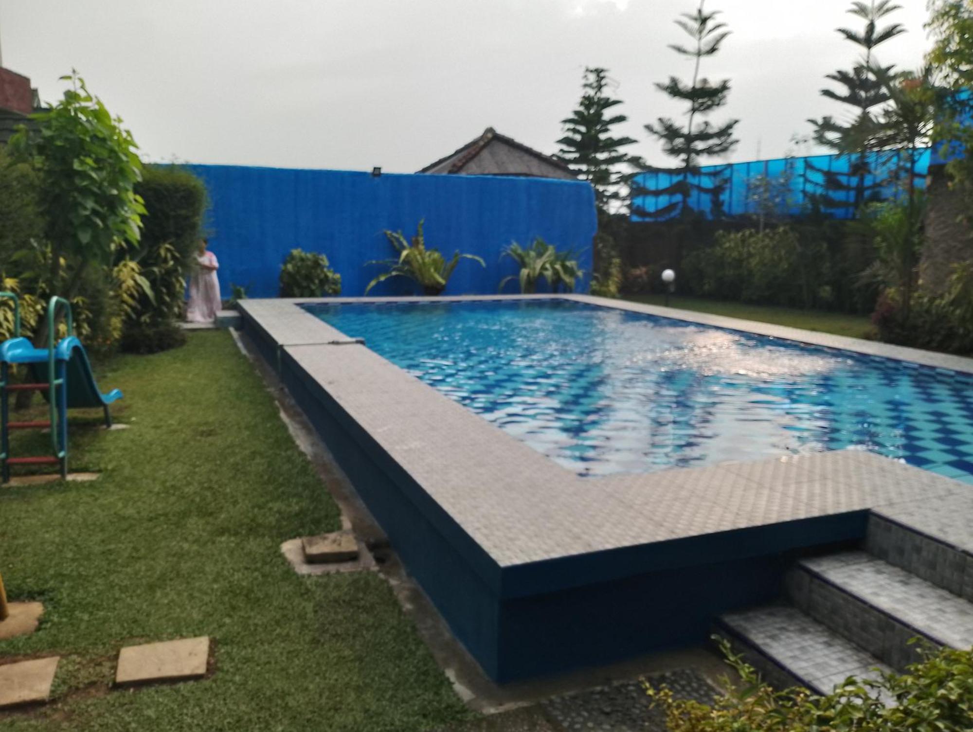 Villa Mutiara Citra Puncak Bu Eva Sampal Kültér fotó