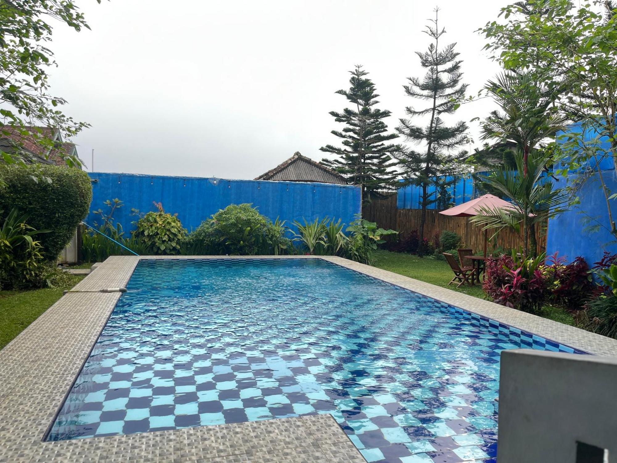 Villa Mutiara Citra Puncak Bu Eva Sampal Kültér fotó