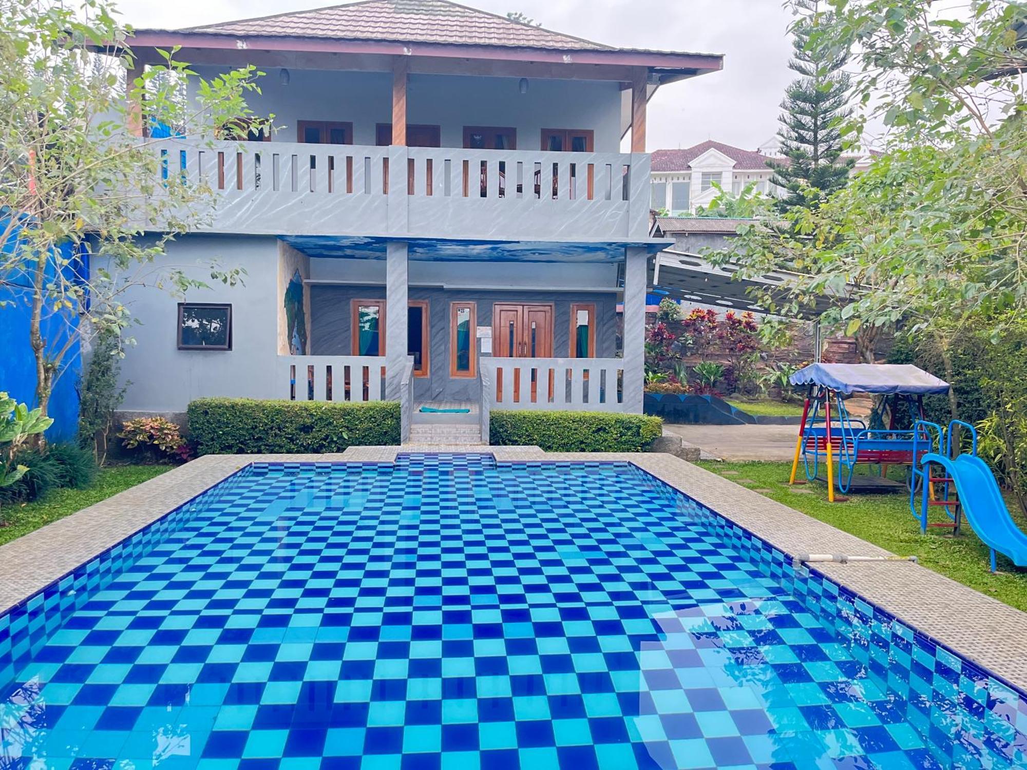 Villa Mutiara Citra Puncak Bu Eva Sampal Kültér fotó